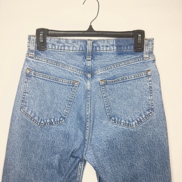 Abercrombie & Fitch 90’s Relaxed Fit High Waisted Jeans Medium Wash Size 2 - Picture 5 of 6